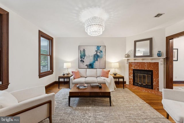 414 7th St Ne, Washington