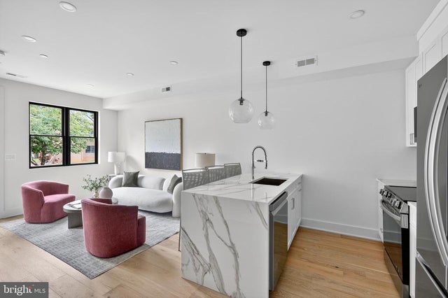 828 21st St Ne #2, Washington