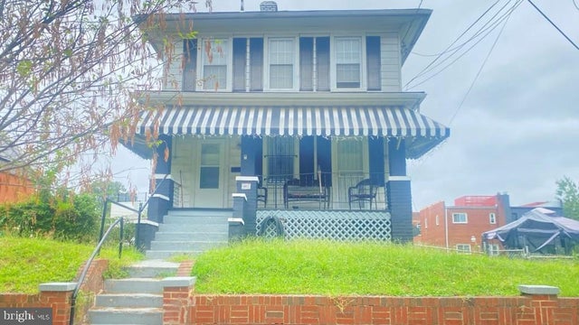4411 Dix St Ne, Washington