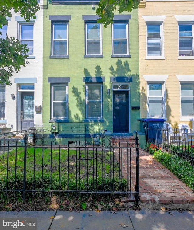 1702 A St Se, Washington