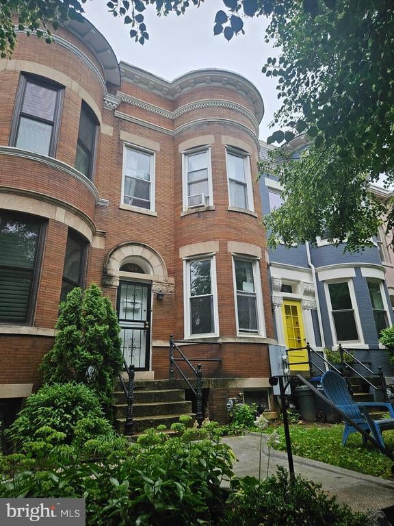 324 5th St Se, Washington