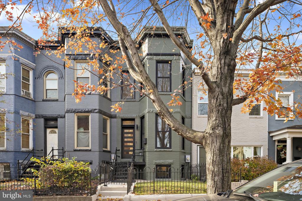 1016 5th St Ne, WASHINGTON