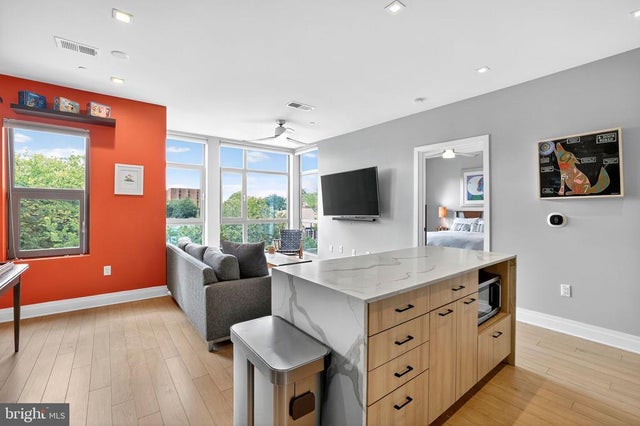 900 11th St Se #308, Washington