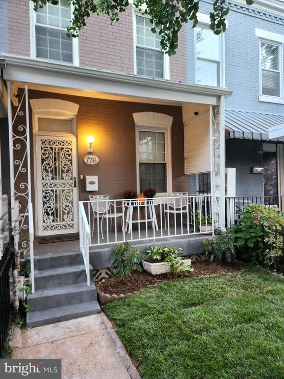 776 Lamont St Nw, Washington