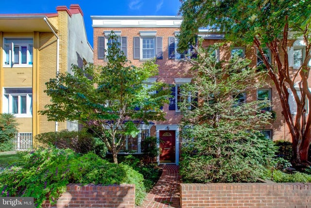 328 Constitution Ave Ne, Washington