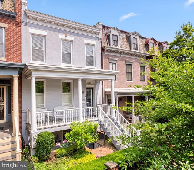 224 9th St Se, Washington