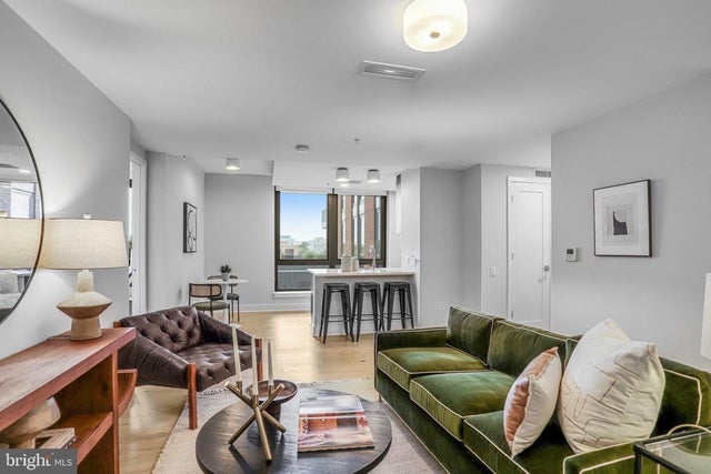 1211 Van St Se #501, Washington