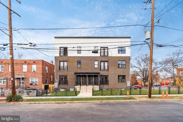 852 Xenia St Se #2, Washington