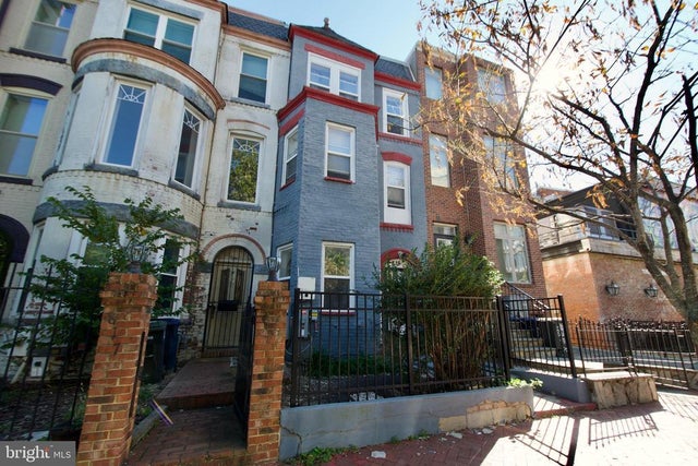 815 4th St Ne, Washington