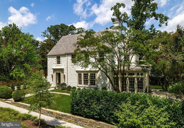 2825 Mcgill Ter Nw, Washington