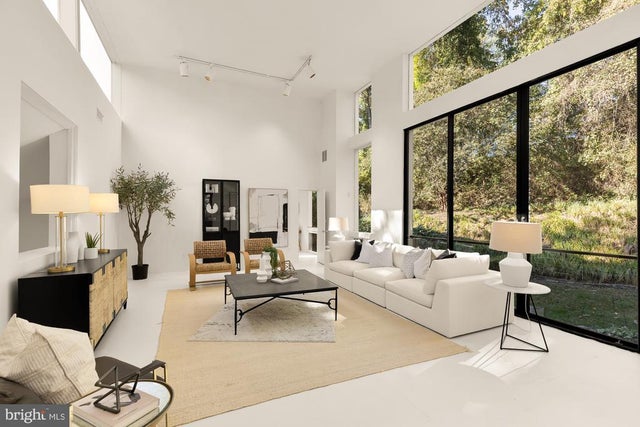 3524 Williamsburg Ln Nw, Washington