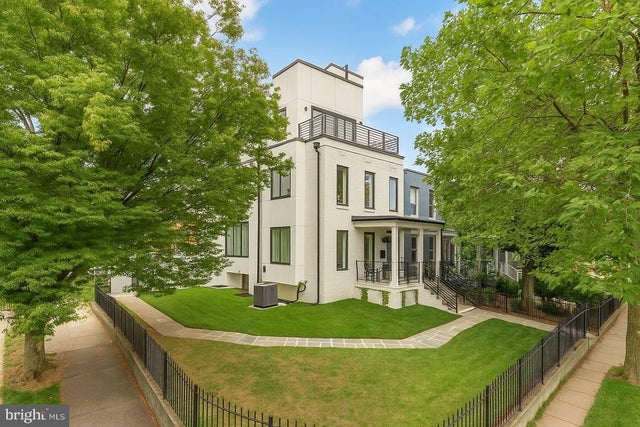 1631 G St Se, Washington