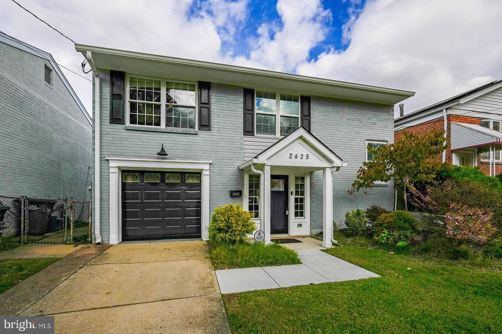 2425 Skyland Pl Se, WASHINGTON