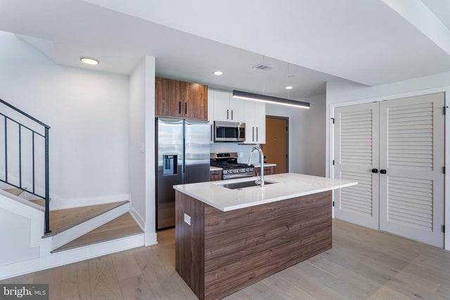 845 19th St Ne #ph-12, Washington