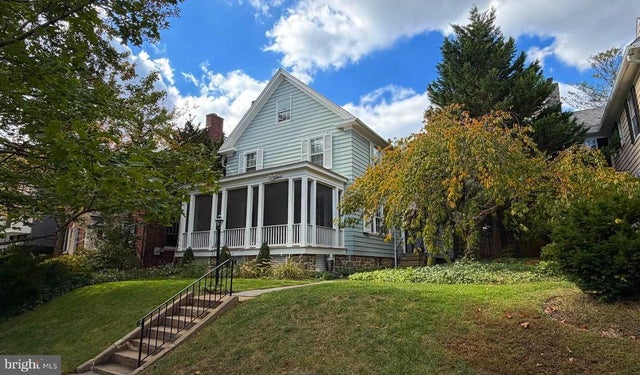 2710 36th St Nw, Washington