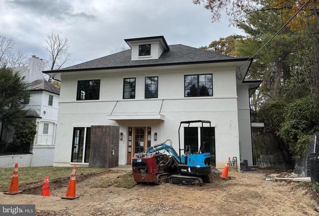 2733 Chesapeake St Nw, Washington