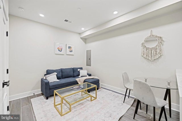 824 18th St Ne #3, Washington