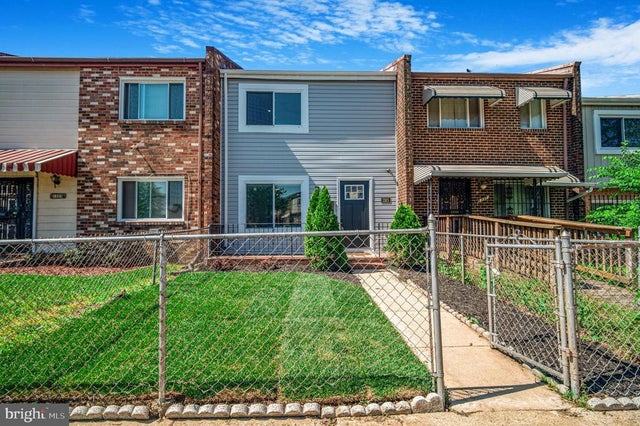 1325 Barnaby Ter Se, Washington