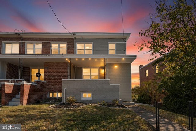 4717 7th St Ne, Washington