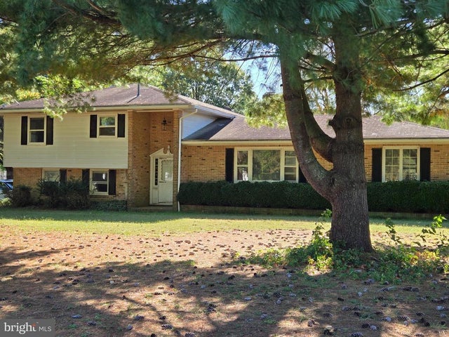 938 Church Hill Rd, Milford