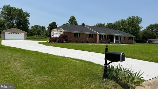 104 Lake Front Dr, Dover