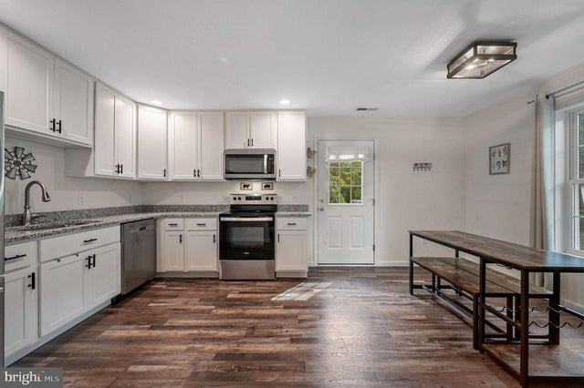 1362 W College Rd, Dover