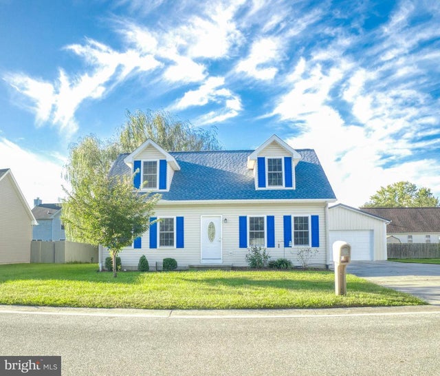 302 Woodsedge Ln, Felton