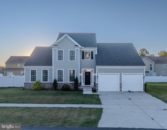 285 Shore Ln, Milford