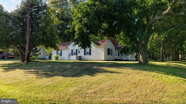 2043 Highland Ave, Dover