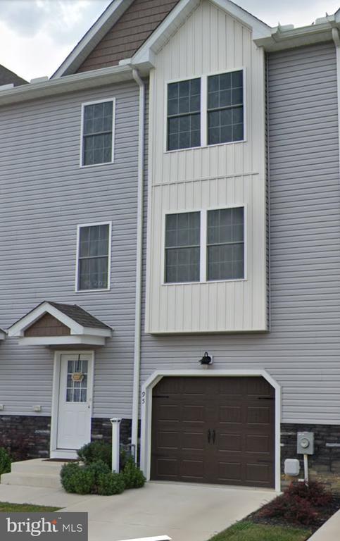 95 Spelt Dr, Clayton