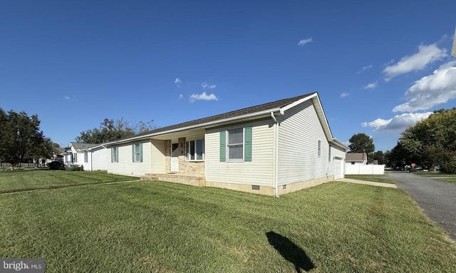 961 Woodford Dr, Dover