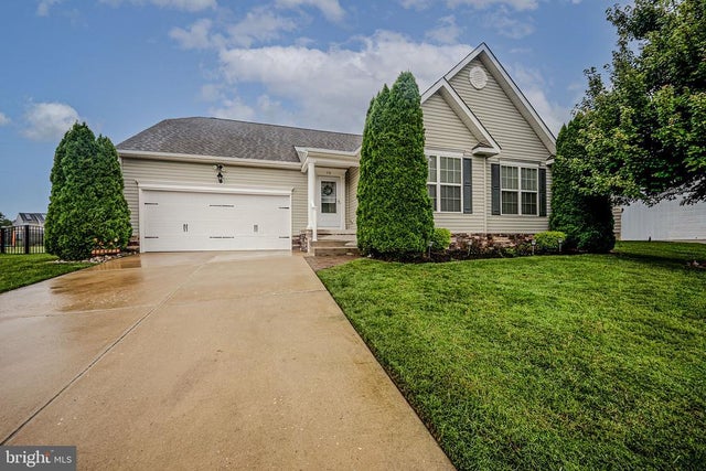 15 Live Oak Dr, Smyrna