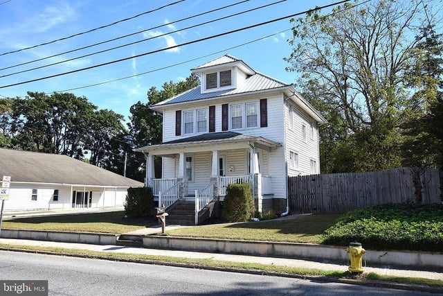 419 N Walnut St, Milford