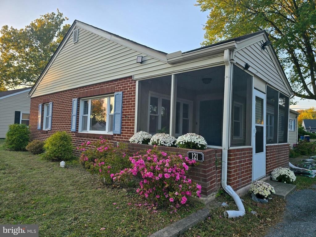 121 Morris Dr, DOVER