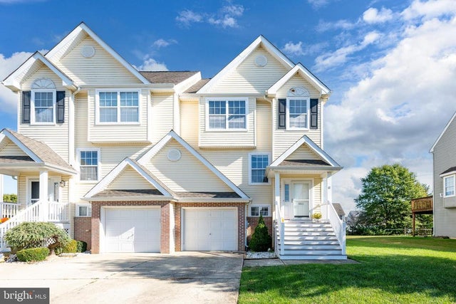 351 Paradee Dr, Dover