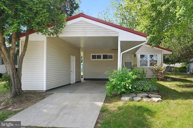 430 Collins Dr, Dover