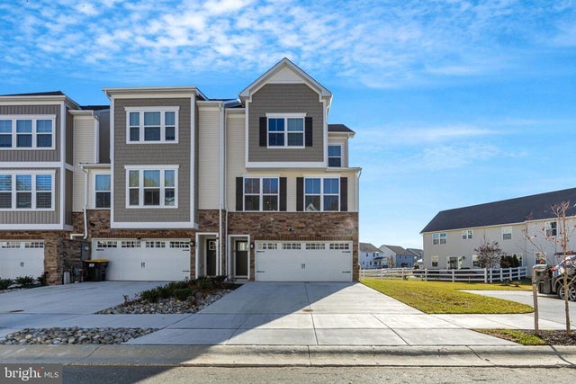 160 Torrey Dr, Newark