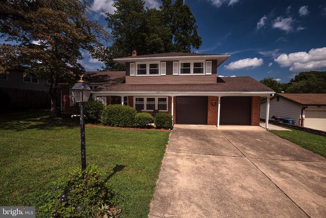 230 Aronimink Dr, Newark