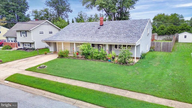 42 Lynch Farm Dr, Newark