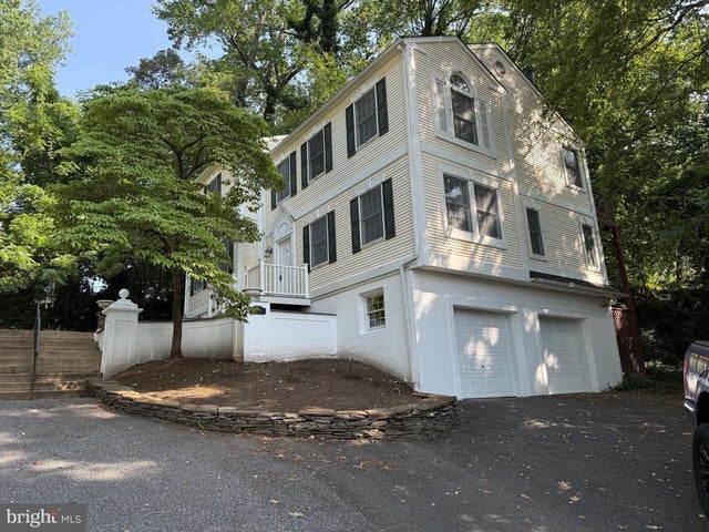 109 River Rd, Wilmington