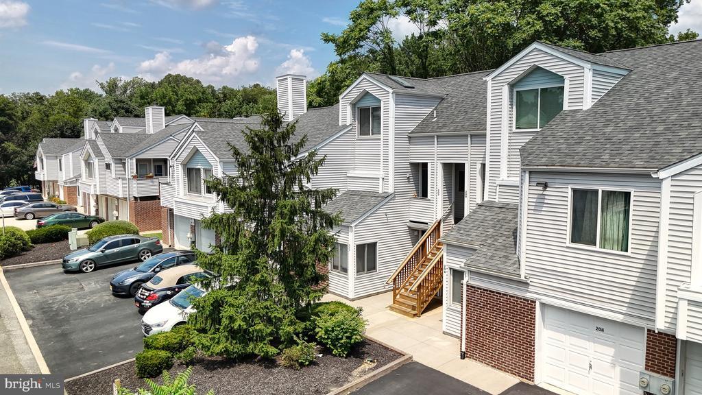 207 Creekside Dr #167, NEWARK