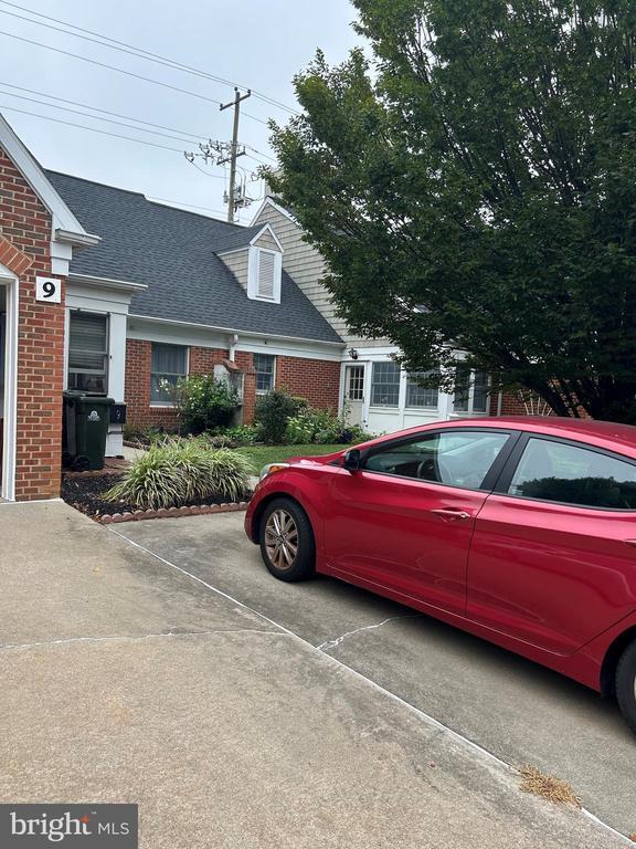 9 E Village Rd E #9, Newark