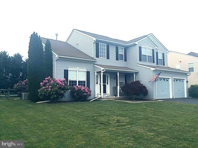 541 Diamond Dr, Middletown