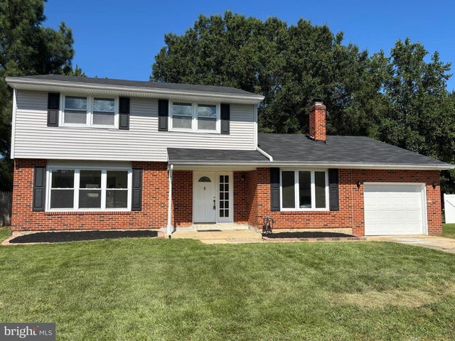 46 Upland Ct, Newark