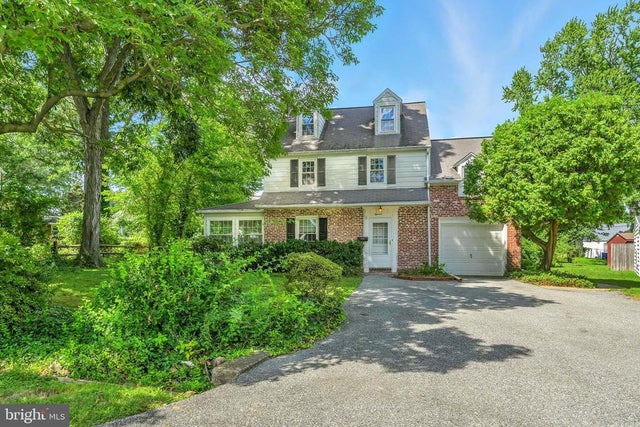 11 Riverside Dr, Wilmington