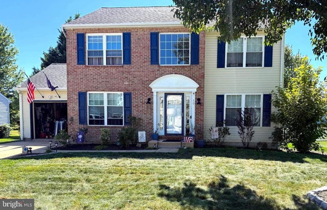 39 Avignon Dr, Newark