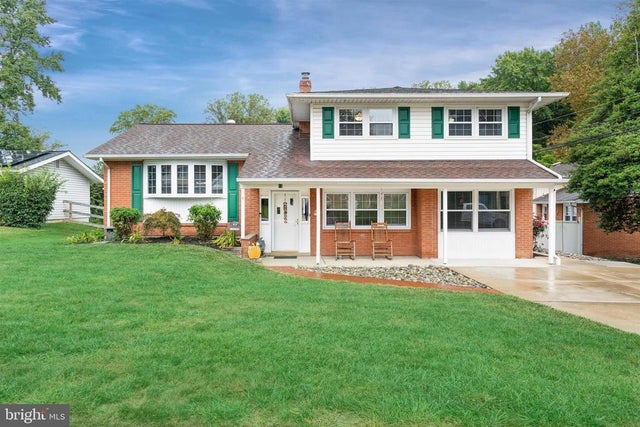 10 Alcott Dr, Wilmington