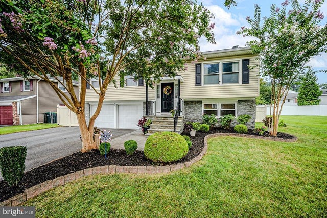 24 Marta Dr, Wilmington