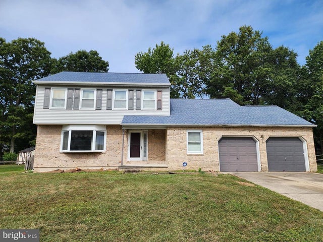 210 W Silver Fox Rd, Newark