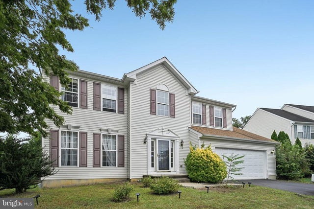 1 Dalton Dr, Newark